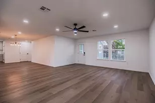 1019 E Walnut St, Hillsboro, TX 76645 - Photo 4