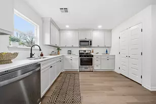 1019 E Walnut St, Hillsboro, TX 76645 - Photo 14