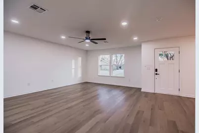 1019 E Walnut Street, Hillsboro, TX 76645 - Photo 6