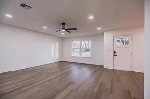 1019 E Walnut St, Hillsboro, TX 76645 - Photo 6