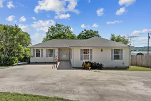 701 N 2nd St, Cranfills Gap, TX 76637 - Photo 1