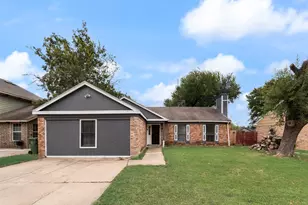 1704 Fieldstone Ct, Arlington, TX 76018 - Photo 2