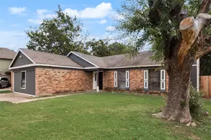 1704 Fieldstone Ct, Arlington, TX 76018 - Photo 4