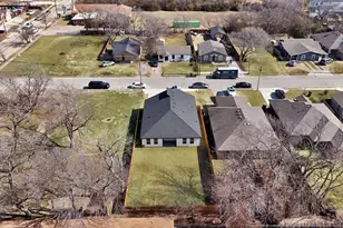 1812 Dillard St, Fort Worth, TX 76105 - Photo 8