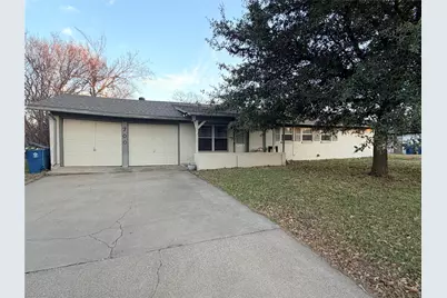 700 N Spears Street, Alvarado, TX 76009 - Photo 2