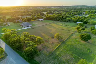 540 W County Rd 714, Burleson, TX 76028 - Photo 1