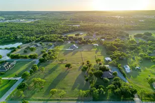 540 W County Rd 714, Burleson, TX 76028 - Photo 1