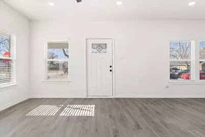 2330 Idaho Avenue, Dallas, TX 75216 - Photo 8