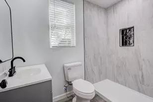 322 NE 29th St, Grand Prairie, TX 75050 - Photo 10