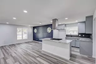 322 NE 29th St, Grand Prairie, TX 75050 - Photo 14