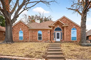 1316 Royal Palm Ln, Carrollton, TX 75007 - Photo 2