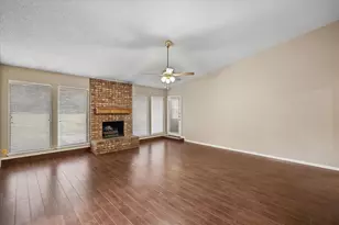 5723 Sage Bloom Dr, Arlington, TX 76017 - Photo 8