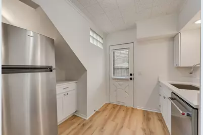 3728 W Beverly Drive W, Dallas, TX 75209 - Photo 8