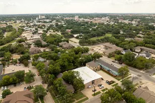 510 Texas St, Denton, TX 76209 - Photo 2