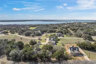 37007 Wood Acre Dr, Whitney, TX 76692 - Photo 36