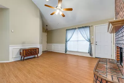 1527 Ranchview Lane, Carrollton, TX 75007 - Photo 6