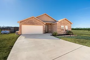 315 Delatorre St, Trenton, TX 75490 - Photo 2