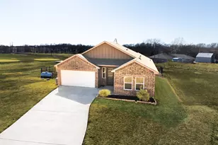 315 Delatorre St, Trenton, TX 75490 - Photo 2