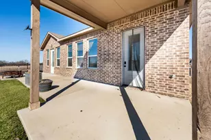 315 Delatorre St, Trenton, TX 75490 - Photo 36