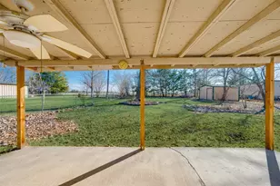 235 Elizabeth Ln, Blossom, TX 75416 - Photo 18