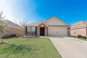 921 First St, Sanger, TX 76266 - Photo 4