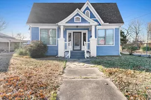 419 W 5th St, Bonham, TX 75418 - Photo 1