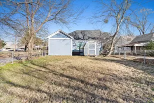 419 W 5th St, Bonham, TX 75418 - Photo 20
