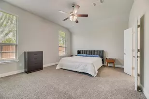 10611 Hidden Holw Dr, Grand Prairie, TX 76065 - Photo 18