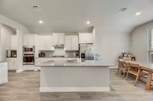 10611 Hidden Holw Dr, Grand Prairie, TX 76065 - Photo 8