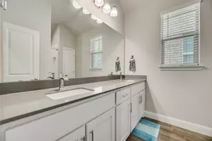 10611 Hidden Holw Dr, Grand Prairie, TX 76065 - Photo 16