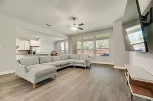 10611 Hidden Holw Dr, Grand Prairie, TX 76065 - Photo 6