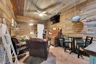 9834 County Rd 305, Grandview, TX 76050 - Photo 14