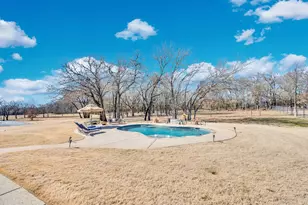 9834 County Rd 305, Grandview, TX 76050 - Photo 20