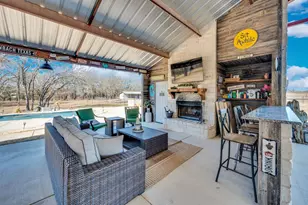 9834 County Rd 305, Grandview, TX 76050 - Photo 18