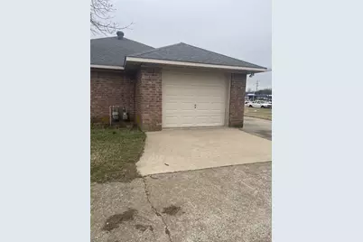 715 W Chestnut Street, Denison, TX 75020 - Photo 1