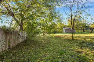 808 S Austin St, Sherman, TX 75090 - Photo 10