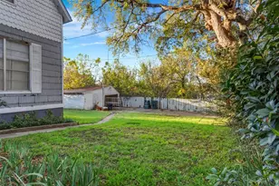808 S Austin St, Sherman, TX 75090 - Photo 18