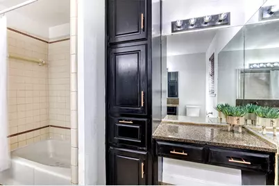 521 Val Oaks Court, Hurst, TX 76053 - Photo 22