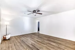 521 Val Oaks Ct, Hurst, TX 76053 - Photo 6