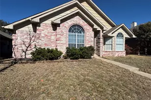 2304 Foothill Rd, McKinney, TX 75072 - Photo 2