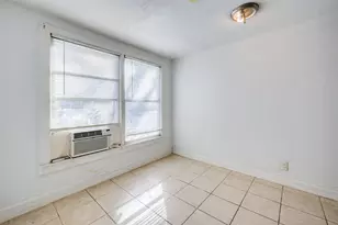 211 E Sherman Dr, Denton, TX 76209 - Photo 12