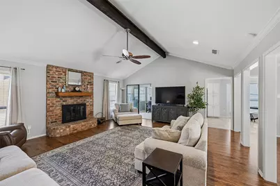 10120 Regent Row Street, Benbrook, TX 76126 - Photo 4