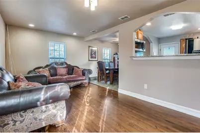 4049 Pampas Street, Dallas, TX 75211 - Photo 2