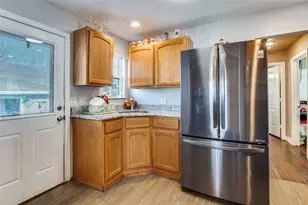 4049 Pampas St, Dallas, TX 75211 - Photo 4