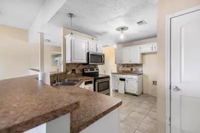 5808 Caprock Drive, Arlington, TX 76018 - Photo 12