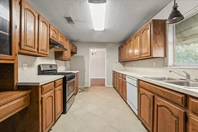 805 Mulkey Lane, Denton, TX 76209 - Photo 6