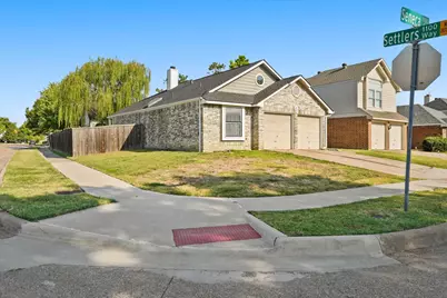 1147 Seneca Place, Lewisville, TX 75067 - Photo 2