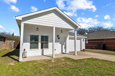 4925 Fitzhugh Avenue, Fort Worth, TX 76105 - Photo 2