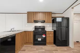 618 E 6th St, Blum, TX 76627 - Photo 8