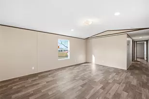 618 E 6th St, Blum, TX 76627 - Photo 6